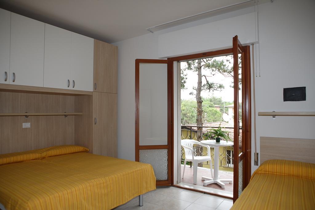 Ba- Tintoretto Apartments - Lignano Sabbiadoro Habitación foto